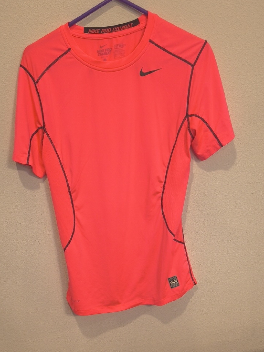 Nike Coral Red Short Sleeve Pro Combat Training Tee Dri Fit Fitted Medium